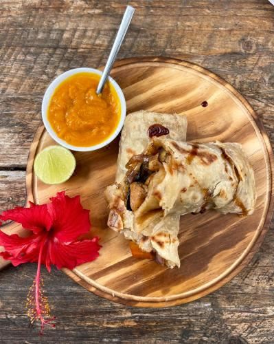 Hotel Chunga Changa, Dining, Cuisine
