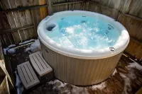 Friendly Fawn Sleeps 4, or Rent All 4 for 20. Horseback Riding Across the Rd!