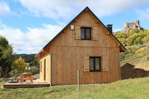 Chalet " la Chadeyre " Free Wifi, Heating Included Hotels in Murol