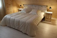 Chalet " la Chadeyre " Free Wifi, Heating Included Hotels in Murol