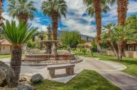 Oasis with 3rd Bedroom/Den, Sleeps 6, 3 Patios, Adult and Childrens Bikes