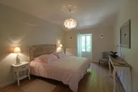 Large charming country house, garden, swimming pool, ⭐️⭐️⭐️⭐️ Отели в г. Моризес