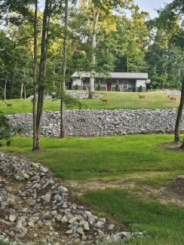 Very nice home minutes from the water in peaceful setting