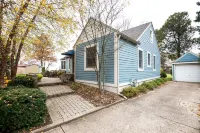 Cozy Cottage with view of Lake Michigan Hotels in Saint Joseph