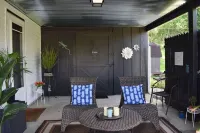 Serene 2BR: Near-Town Convenience Meets Nature Getaway, Ideal for All Travelers