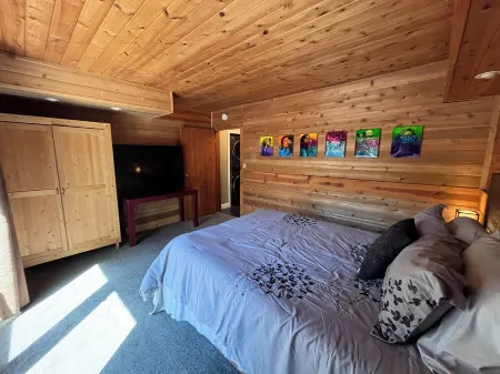 Hillside hideaway in pine mountain club