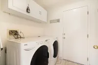 Spacious High Ceilings 5br/3bath. SF Bay Area