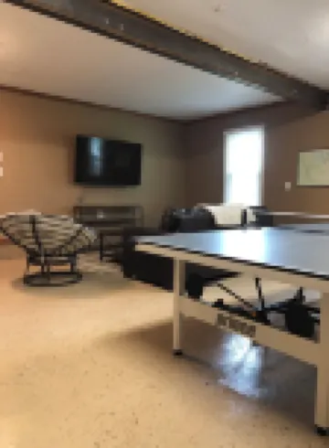 Minutes from New River Gorge!  Country setting - great for families and friends!