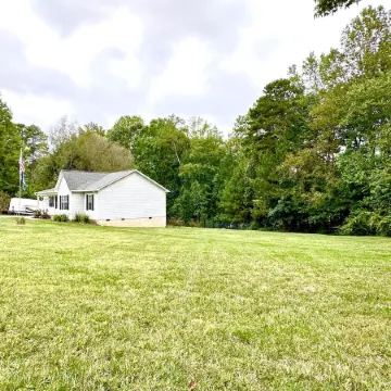 Pet Friendly Home 2 minutes from Lake Norman State Park 3BR/2BA