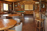 Kara Creek Queen Bed Cabin #9