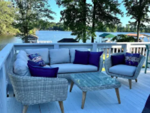 Dock Holiday - beautiful views on Badin Lake Hotels in Eldorado