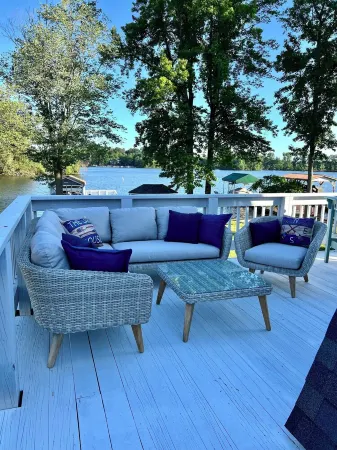 Dock Holiday - beautiful views on Badin Lake