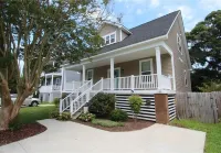 Buckroe Beach Home with King Bed, Grill, Games and 5 min Walk to Beach…Sleeps 8.