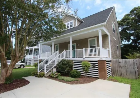 Buckroe Beach Home with King Bed, Grill, Games and 5 min Walk to Beach…Sleeps 8.