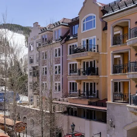 100 ft. to Gondola! Heart of Lionshead! Views, Fireplace, Balcony, Parking!
