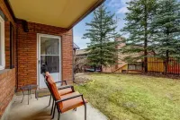 Top of Main Street w/ Private Patio & Hot Tub