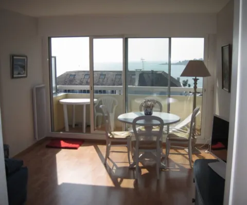 Studio with beautiful sea view EXCEPTIONAL 50m FROM THE BEACH WITHOUT OPPOSITE