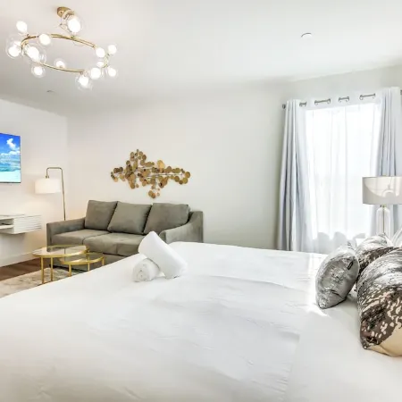 Lazy River, Pickleball, Gameroom, Fun in the desert!