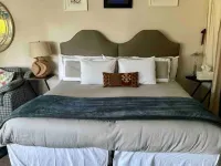 Treetop Refuge in Oakland Hills Hotels near Embry-Riddle Aeronautical University