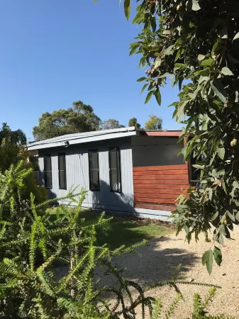 RELAX AT SEABREEZE ESCAPE Отели в г. Wonthaggi