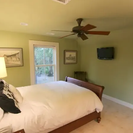 Boundary Street Getaway in Old Town Bluffton!