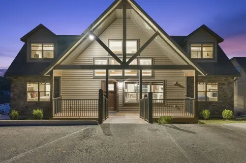 Lake View Bliss: Game Room, Indoor Pool, Fireplace, Close to SDC & Marinas