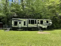 Retreat at Garren Creek (RV) Hotels near Ridgecrest Conference Center