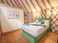 Mockingbird Yurt/Cold A/C! Hot Tub/Medina River Access/River Yurt Village Hotele w: Bandera County