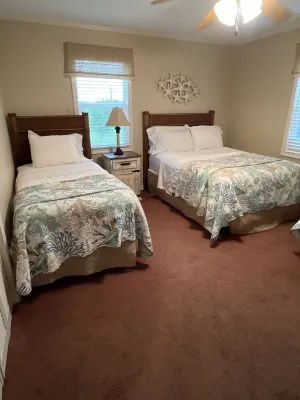 "REEL CATCH" 5 minutes from BEACH & FISHING CENTER!