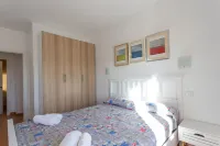 L'escala: Apartment AT THE SEASIDE