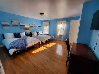 Large 3 bedroom, downtown,  central air, pet friendly Hotels near Play Space ABC Cayuga