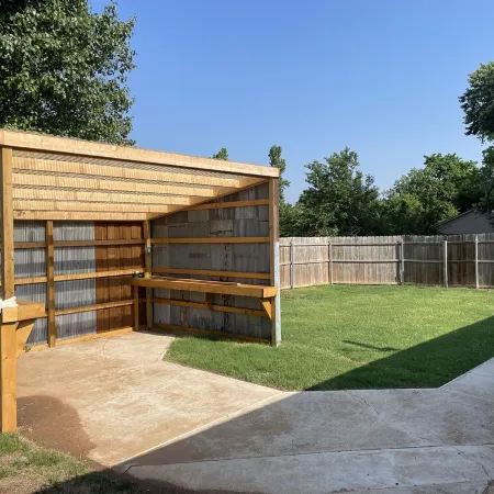 Beautiful renovated home within 3miles of OU. Easy access to I-35.