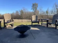 Rural cozy and quaint farmhouse with secluded patio and 15 minute drive to town.