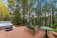 Architect-designed Modern Cabin retreat