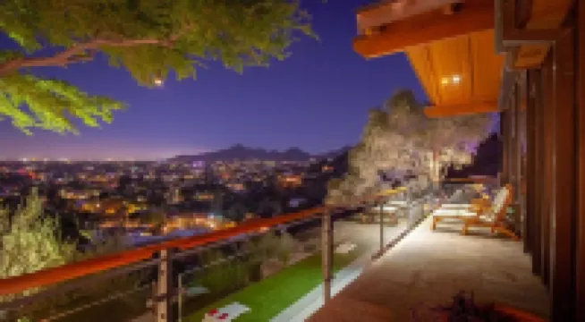Exclusive Camelback Estate - Heated Saltwater Pool, Spa, Stunning City Views,