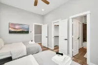 Welcome to a brand-new modern home of perfect tranquility. Home away from home. Hotels in North Houston