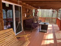 Cozy 2BR/1B cabin overlooking a beautiful creek with access to Catoosa WMA.