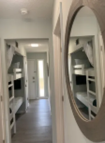 Beautiful villa steps from the beach. 酒店