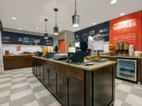 ハンプトン イン & スイーツ ピジョン フォージ オン ザ パークウェイ ピジョン・フォージのホテル