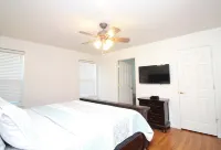 Great southside location, 2 mins to Bridges, fenced back yard, 2 car garage, AC!