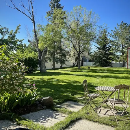 Rizen Cottage - A Cozy Montana Getaway