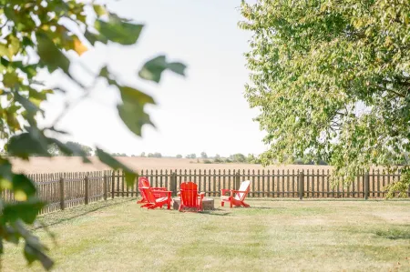 Yellow Spring’s Estate on 68 + Pet Friendly