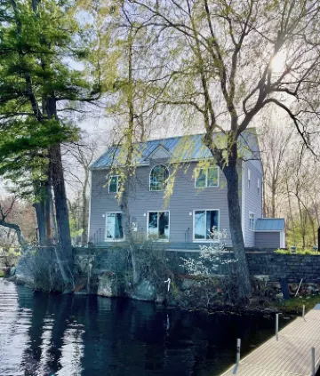 Fabulous Lake house with spectacular views