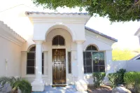South Mountain Sanctuary-backyard privacy- -cul-de-sac- pool-STR2024003324 Hotels in Ahwatukee Foothills