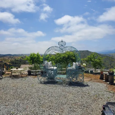 Beverly's Hilltop Retreat