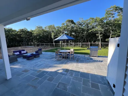 Brand New Guest house Отели рядом с достопримечательностью «ЙМКА Мартас-Винъярд»