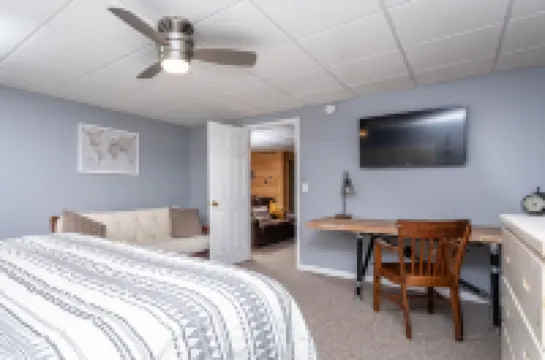 Mt. RelaxCATION~on resort~hottub~pool table~arcade