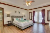 LUXURY LAKESIDE ESCAPE: POOL, KAYAKS, BILLIARD & MORE - MASTERS GOLF RETREAT