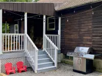 Luxurious & Modern 3 BR 1.5 Bath Log Cabin Hotels in Copake