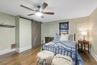 Welcome to Stella's Place - Gorgeous 2 BR Home, In The Heart Of Mason